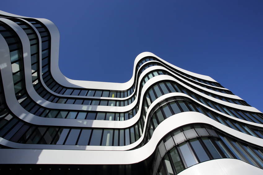 Gebäude geschwungene Fassade optimiert